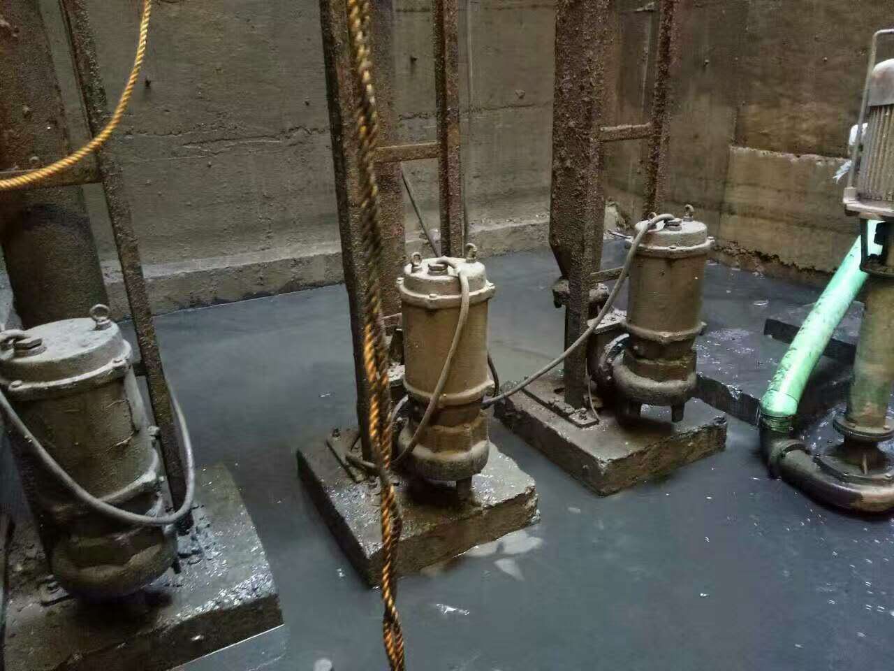 琼结污水池清理